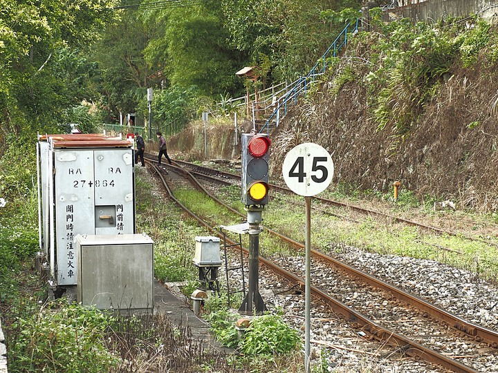 內灣火車站、轉車盤、劉興欽漫畫教育博物館、內灣分駐所、林業展示館、內灣戲院、內灣老街、竹東火車站及DR1000型柴油客車搭乘紀錄 — 「鐵道旅行•幸福美好111」紀念章戳收集紀錄之內灣支線