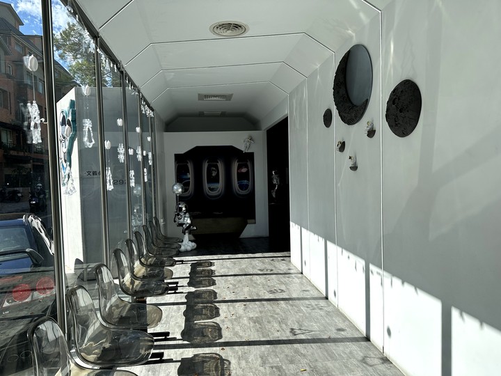 【小惡魔好玩兔U】🐰【食記】靚牛排讓你在太空享受科幻餐點@新竹竹北