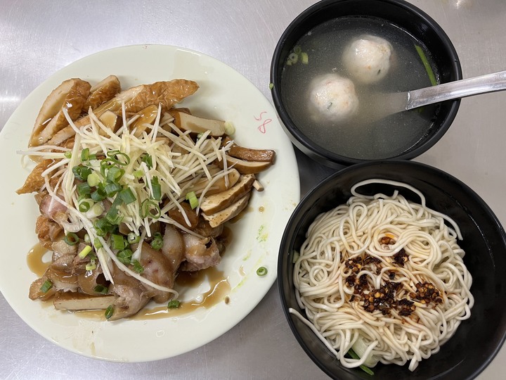 [食記] 智光乾拌麵，台灣基隆中正，入味好吃的滷味搭配乾麵