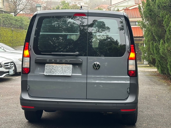 新貨車開箱 Caddy Cargo 六速手排後雙開門~爽