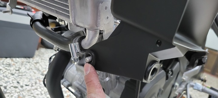點我看大圖 開箱分享 新車 R15V4 飛樂M92 前後行車紀錄器