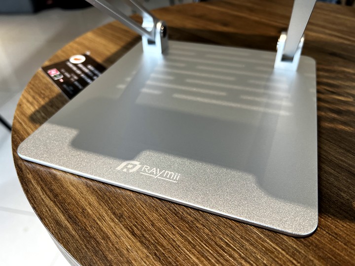 【分享】筆電使用者必買！瑞米Raymii Z08 人體工學 筆電支架