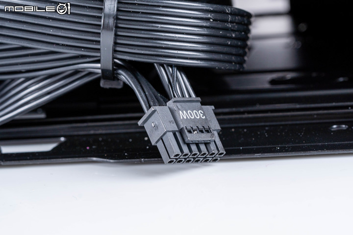 技嘉 AORUS GeForce RTX 4070 Ti 12GB MASTER 顯示卡開箱實測 以 300W 功耗上打前代旗艦 3090Ti