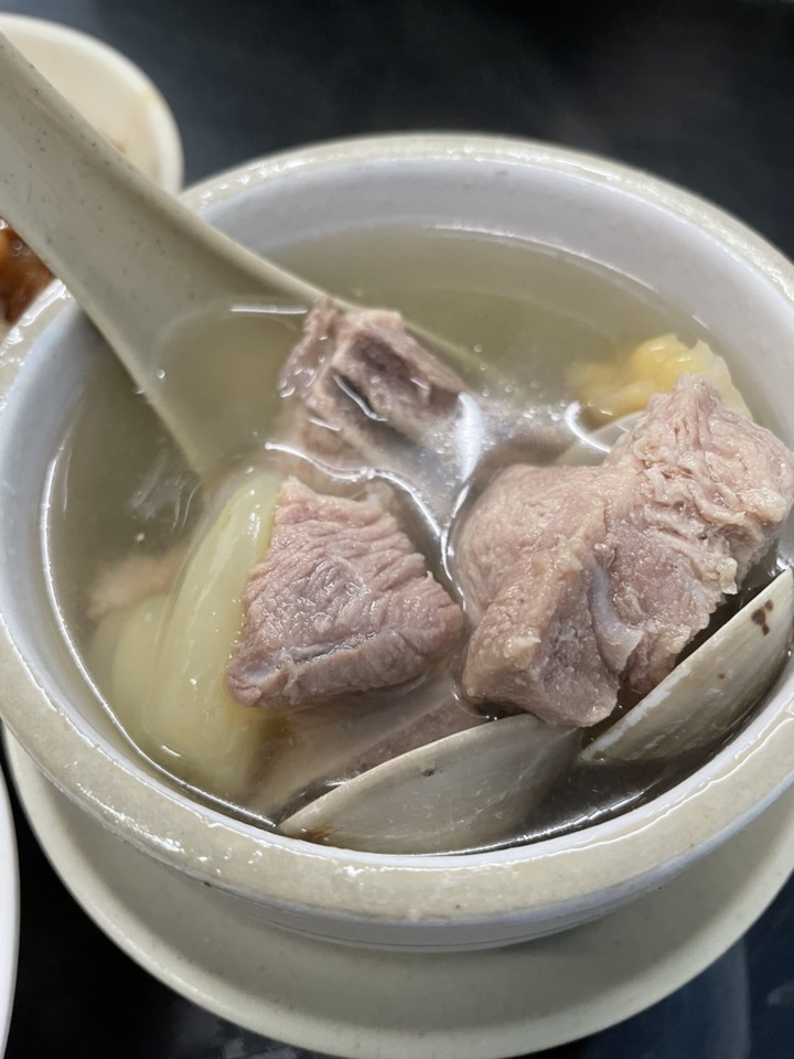 終於吃到這家滷肉飯