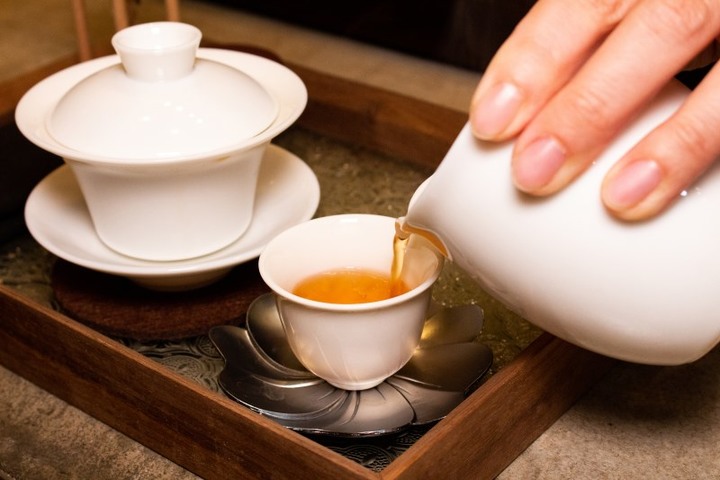 鹽埕特色小茶館,像品酒般的品茶模式!泡茶喝茶新體驗