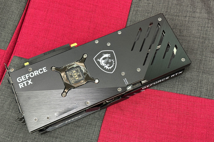【開箱】終於買了40系列顯示卡！MSI GeForce RTX 4070 Ti Gaming X TRIO