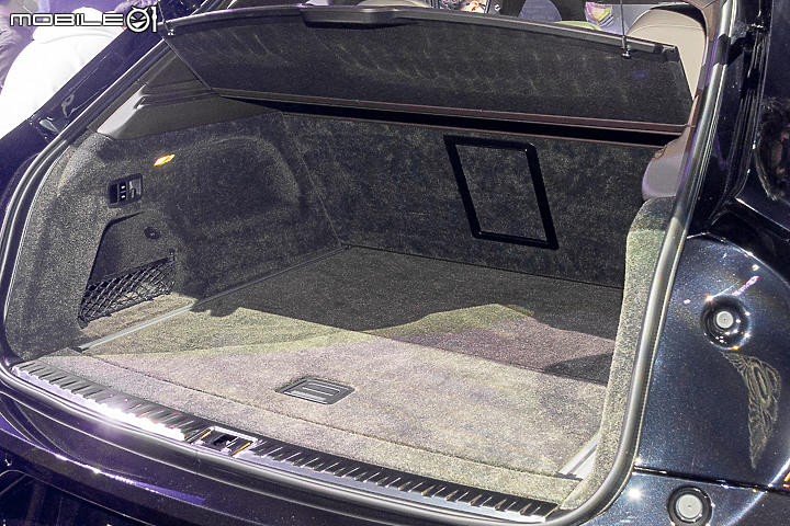 【採訪】Bentley Bentayga EWB 長軸旗艦 1380 萬元起正式登場,另提供 1550 萬元之「Azure」車型!