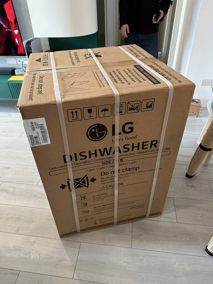 LG 洗碗機 不專業開箱 - LG QuadWash™ Steam 四方洗蒸氣洗碗機 DFB335HS