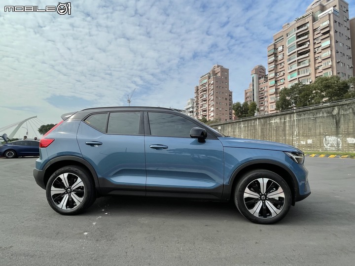 ( 6/25分享二萬公里保養)經濟又要安全考量完的最後抉擇~VOLVO XC40 SingleMotor來開箱了!