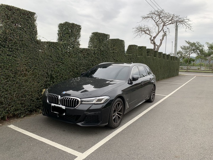 遲來的開箱 G31 520i Touring