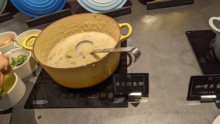 【小惡魔好玩兔U】初三走春 - 廚窗港點士林官邸店 / 雙溪公園 / 大直美麗華百樂園巧遇糖果魔法森林巨無霸氣墊遊樂場