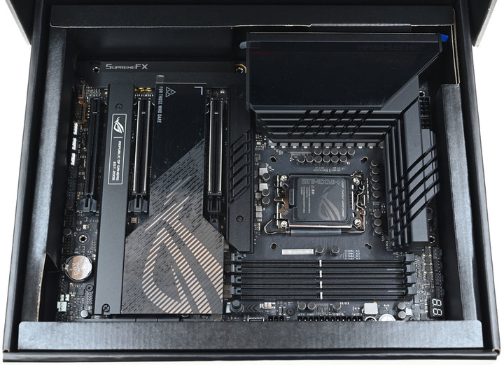 點我看大圖 動爪玩ASUS ROG MAXIMUS Z790 HERO主機板