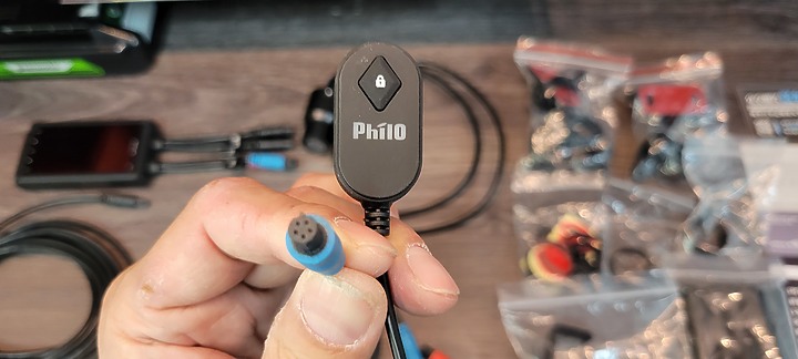 點我看大圖 開箱分享 新車 R15V4 飛樂M92 前後行車紀錄器