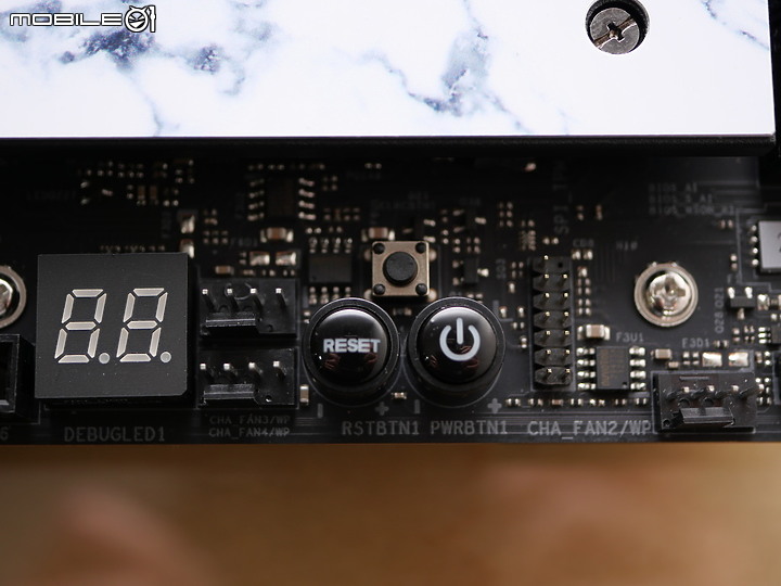 開箱 Z790 Taichi Carrara 卡拉拉大理石潑墨風