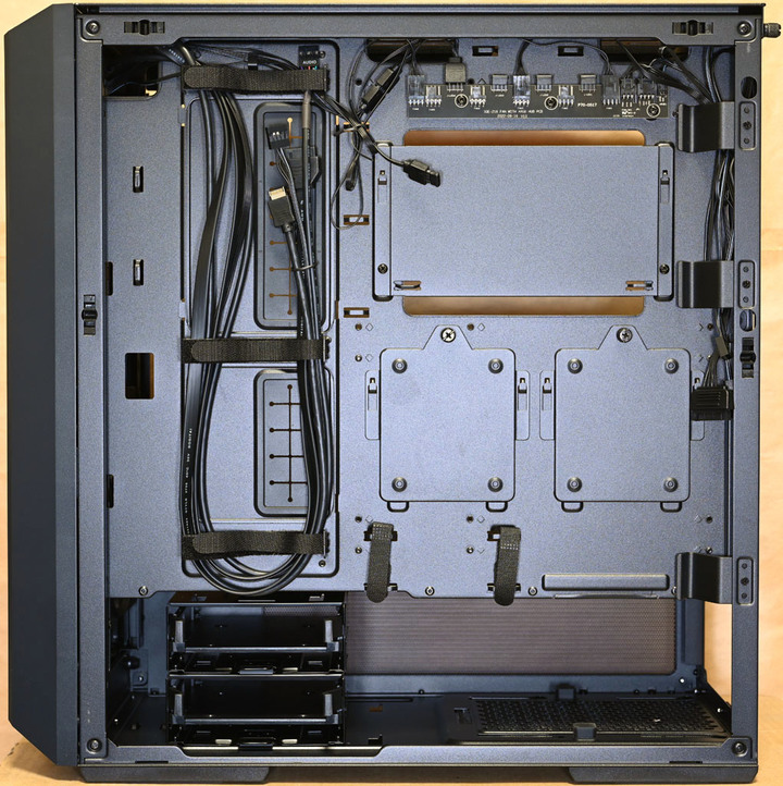 LIAN LI聯力LANCOOL 216 RGB機殼開箱