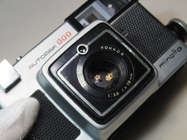 Minolta Autopak 800 獨特的底片相機.