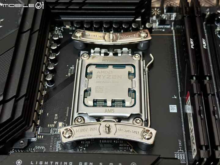 [心得]十年一換 AMD 7950X與MSI B650 Carbon