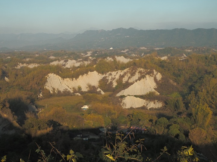 【小惡魔好玩兔U】左鎮 308高地與二寮360°觀日平台 — 「帶我去月球!」 來看看什麼叫不毛之地 — 2023新年走春 第三部