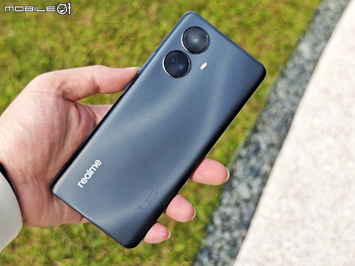 點我看大圖 realme 10 Pro+深度開箱使用心得 – 高質感超窄邊框螢幕,精緻輕巧的輕旗艦手機