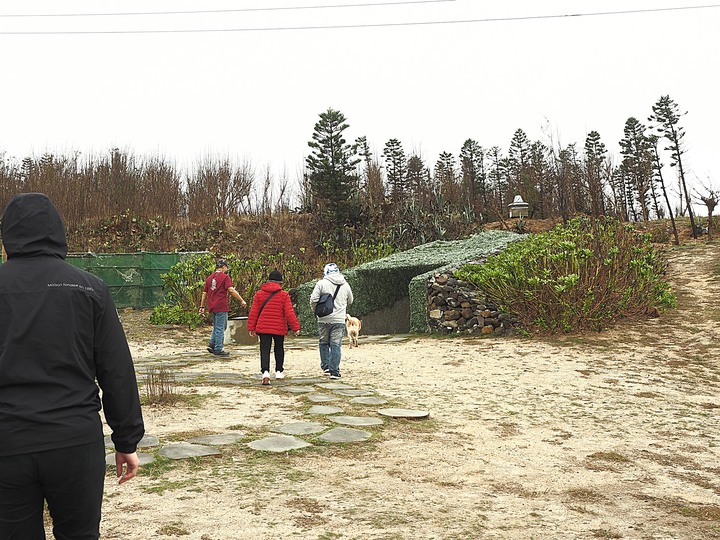 湖西 龍門閉鎖陣地、龍門裡正角日軍上陸紀念碑、鼎灣四眼井 — 澎湖島軍事及歷史景點 — 2022冬遊澎湖遊記 第六部