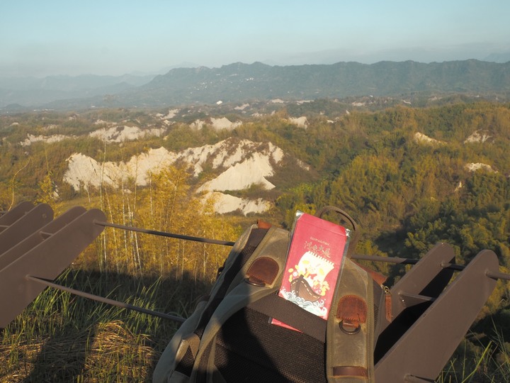 【小惡魔好玩兔U】左鎮 308高地與二寮360°觀日平台 — 「帶我去月球!」 來看看什麼叫不毛之地 — 2023新年走春 第三部
