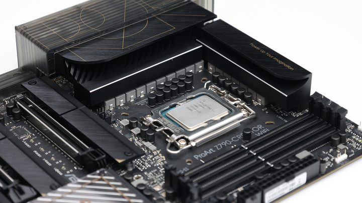 10GbE + Thunderbolt 4 創作者旗艦依舊迷人，細節升級還有新配件 ASUS ProArt Z790-Creator WiFi