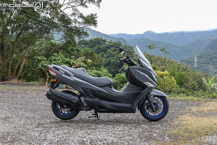 SUZUKI Burgman 400 TCS 版試駕｜舒適就從引擎啟動那一刻開始