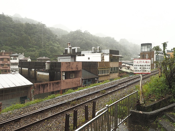 菁桐車站與老街、平溪車站與老街、平溪公園頂歷史建築群、十分車站與天燈鐵道街,及各站間DR1000型柴油客車搭乘紀錄 — 「鐵道旅行•幸福美好111」紀念章戳收集紀錄之平溪支線