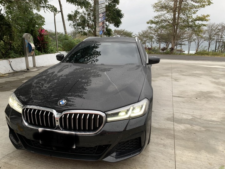 遲來的開箱 G31 520i Touring