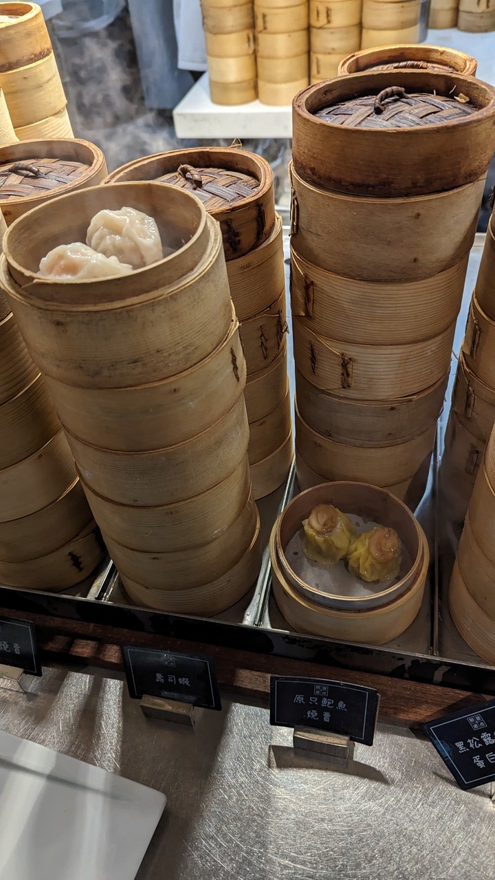 【小惡魔好玩兔U】初三走春 - 廚窗港點士林官邸店 / 雙溪公園 / 大直美麗華百樂園巧遇糖果魔法森林巨無霸氣墊遊樂場
