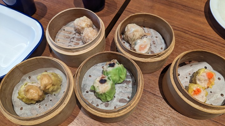 【小惡魔好玩兔U】初三走春 - 廚窗港點士林官邸店 / 雙溪公園 / 大直美麗華百樂園巧遇糖果魔法森林巨無霸氣墊遊樂場