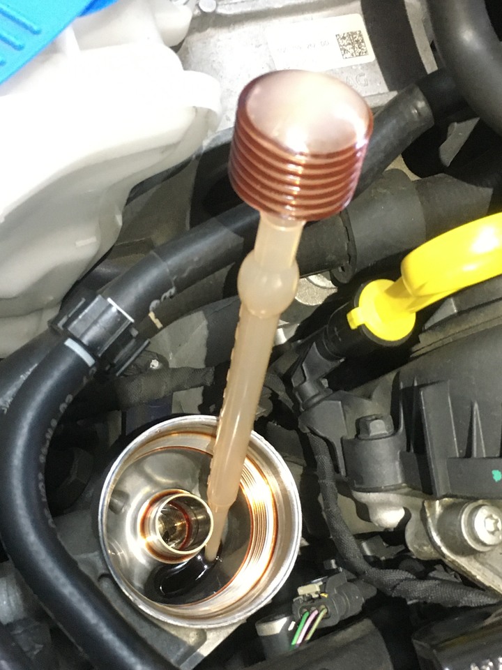 6年 Golf R 更換 Motul 300V 與 DSG 滲油回顧