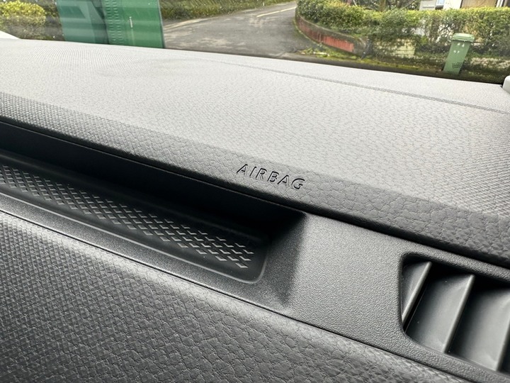新貨車開箱 Caddy Cargo 六速手排後雙開門~爽