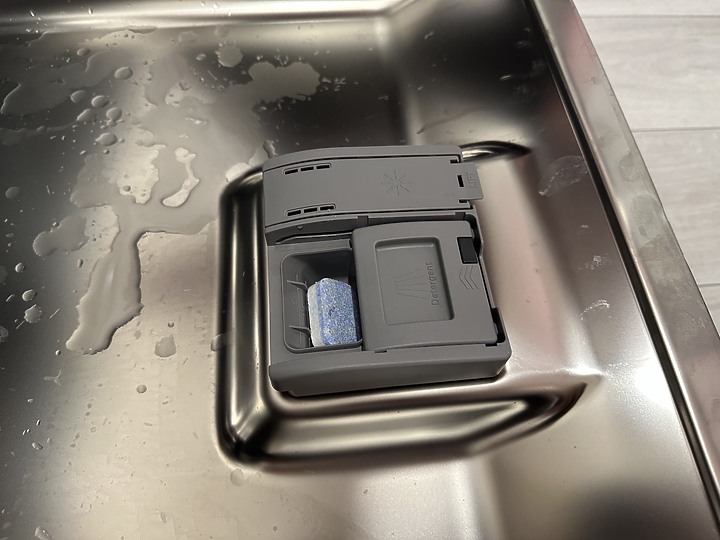 點我看大圖 LG 洗碗機 不專業開箱 - LG QuadWash™ Steam 四方洗蒸氣洗碗機 DFB335HS