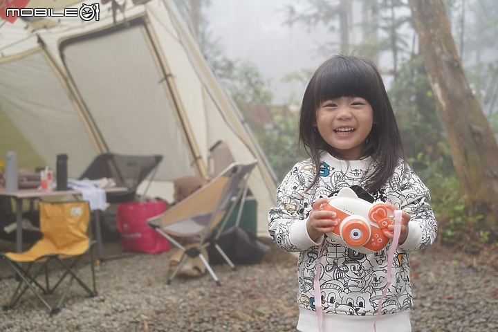 點我看大圖 親子露營|苗栗・杉美:初訪森林系營地,濃霧更添神秘感