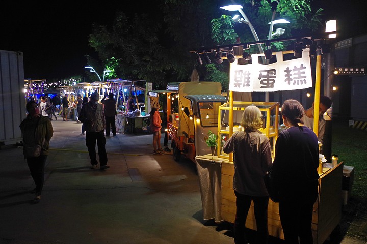 點我看大圖 【小惡魔好玩兔U】 屏東燈會之縣民公園燈區