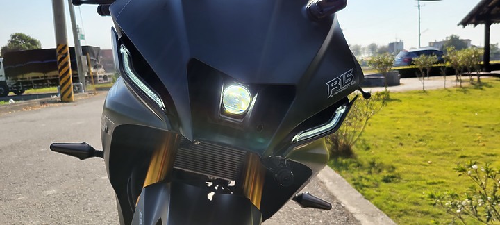 點我看大圖 開箱分享 新車 R15V4 飛樂M92 前後行車紀錄器