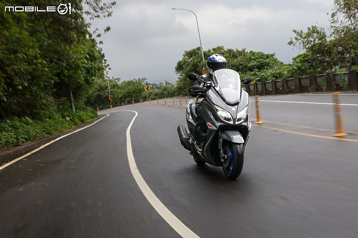 SUZUKI Burgman 400 TCS 版試駕｜舒適就從引擎啟動那一刻開始