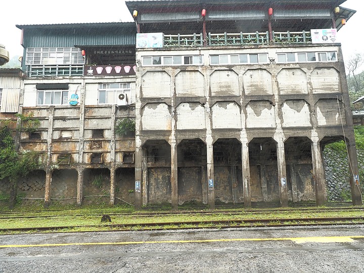 菁桐車站與老街、平溪車站與老街、平溪公園頂歷史建築群、十分車站與天燈鐵道街,及各站間DR1000型柴油客車搭乘紀錄 — 「鐵道旅行•幸福美好111」紀念章戳收集紀錄之平溪支線