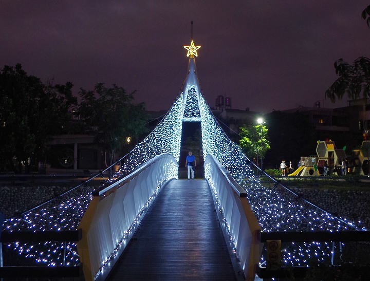 【小惡魔好玩兔U】 屏東燈會之萬年溪燈區