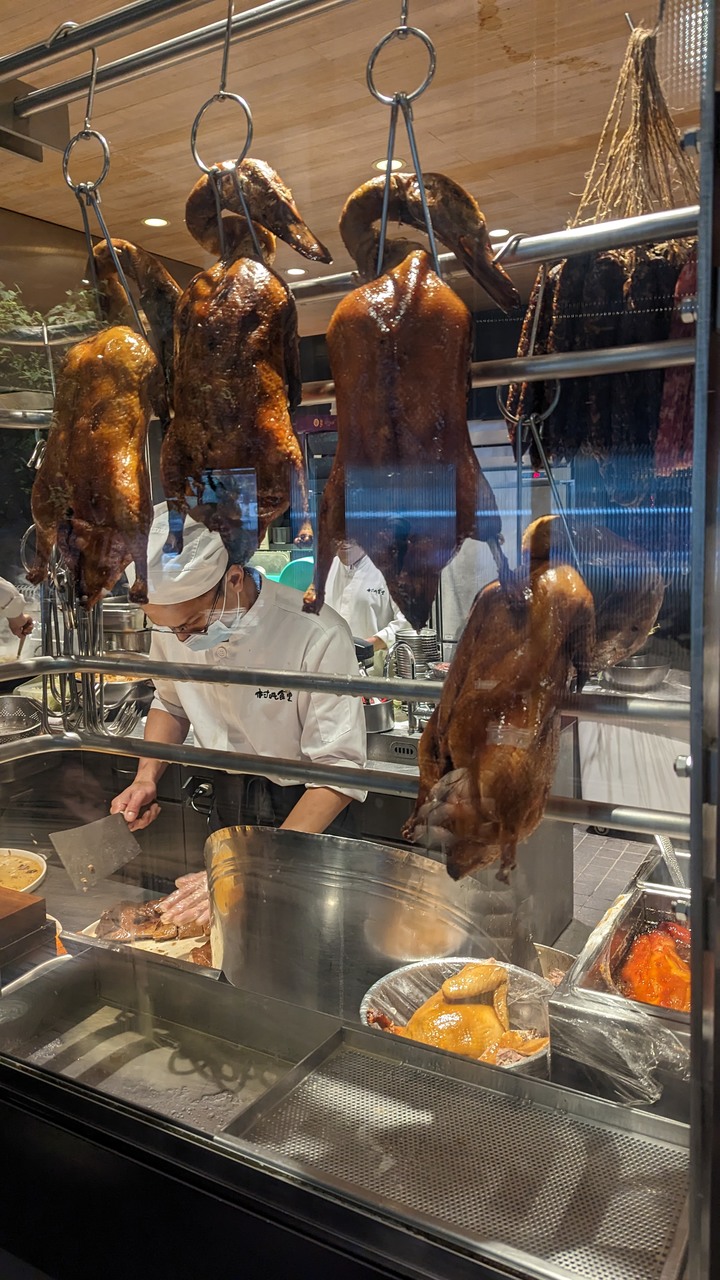 【小惡魔好玩兔U】初三走春 - 廚窗港點士林官邸店 / 雙溪公園 / 大直美麗華百樂園巧遇糖果魔法森林巨無霸氣墊遊樂場
