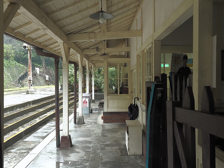 菁桐車站與老街、平溪車站與老街、平溪公園頂歷史建築群、十分車站與天燈鐵道街,及各站間DR1000型柴油客車搭乘紀錄 — 「鐵道旅行•幸福美好111」紀念章戳收集紀錄之平溪支線