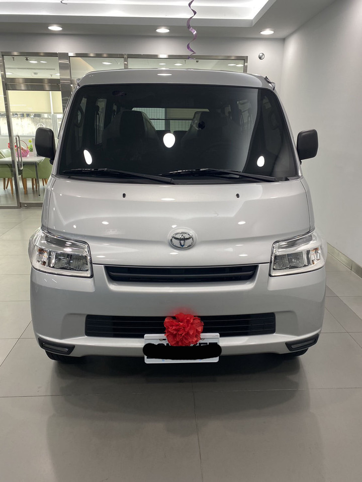 點我看大圖 Toyota Town ace van交車大吉日~(新增新舊對比照)