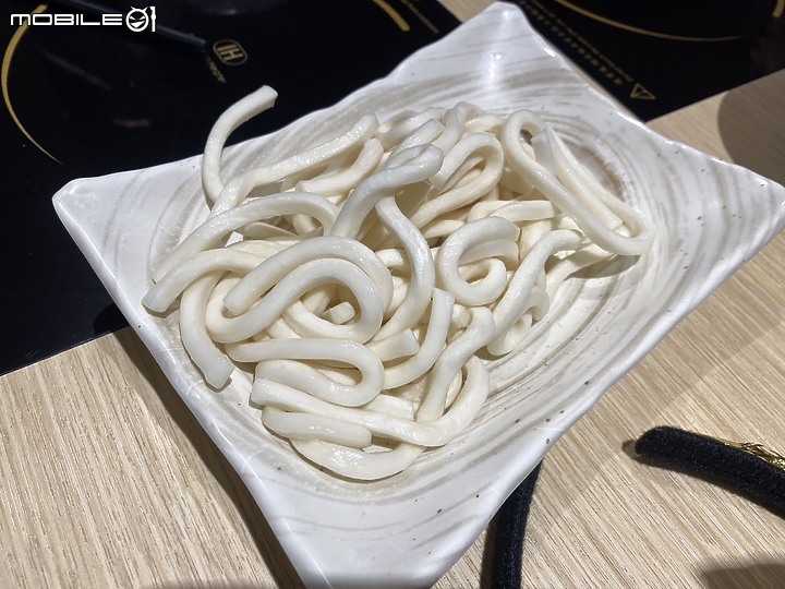 【小惡魔好玩兔U】寒流來襲必吃鍋~用餐超有氣氛的參木鍋物【台北市松山區｜民生東路五段】