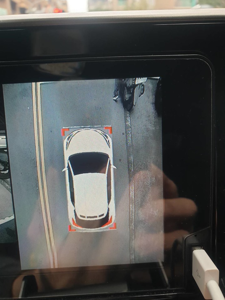 C-HR車美仕環景後鏡頭區域畫面顯示黑色，TOYOTA回覆屬於正常的，請車友們有這問題嗎?