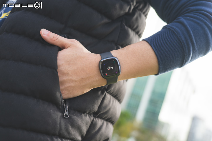 Fitbit Sense 2進階智慧腕錶開箱｜科技配置再進化 價格調降是最大亮點！