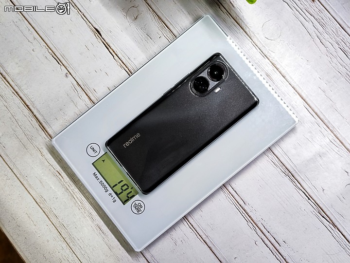 點我看大圖 realme 10 Pro+深度開箱使用心得 – 高質感超窄邊框螢幕,精緻輕巧的輕旗艦手機
