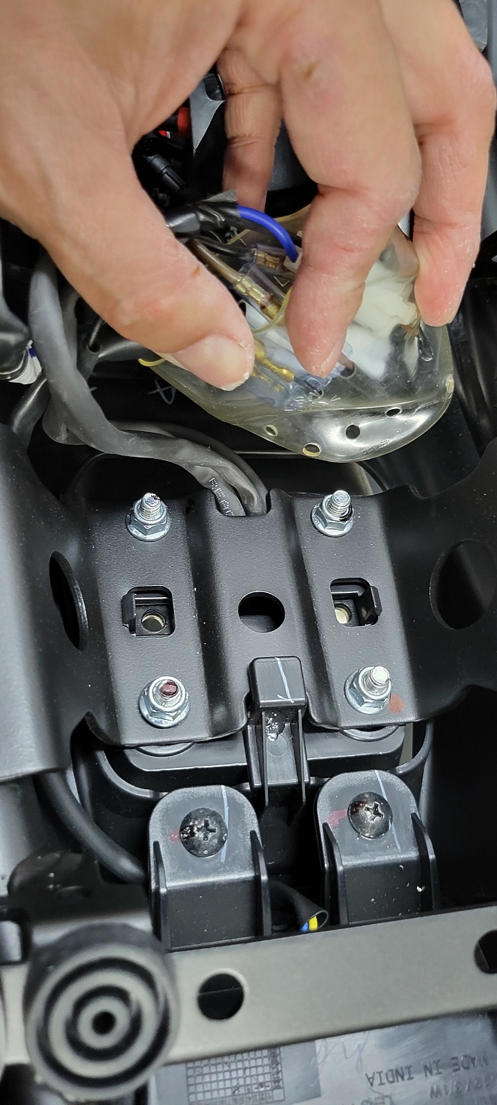點我看大圖 開箱分享 新車 R15V4 飛樂M92 前後行車紀錄器
