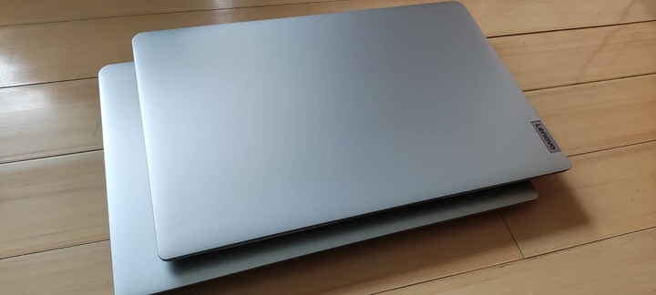 有趣的 Lenovo IdeaPad Slim 1i 雲彩灰 ( N4120) 簡單開箱（可加 M.2 SSD）