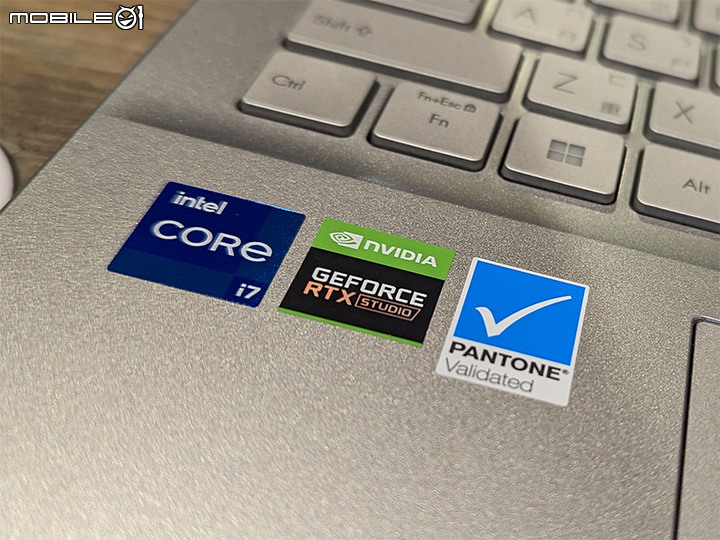 忙裡偷閒之新發的ASUS K6502ZE筆電